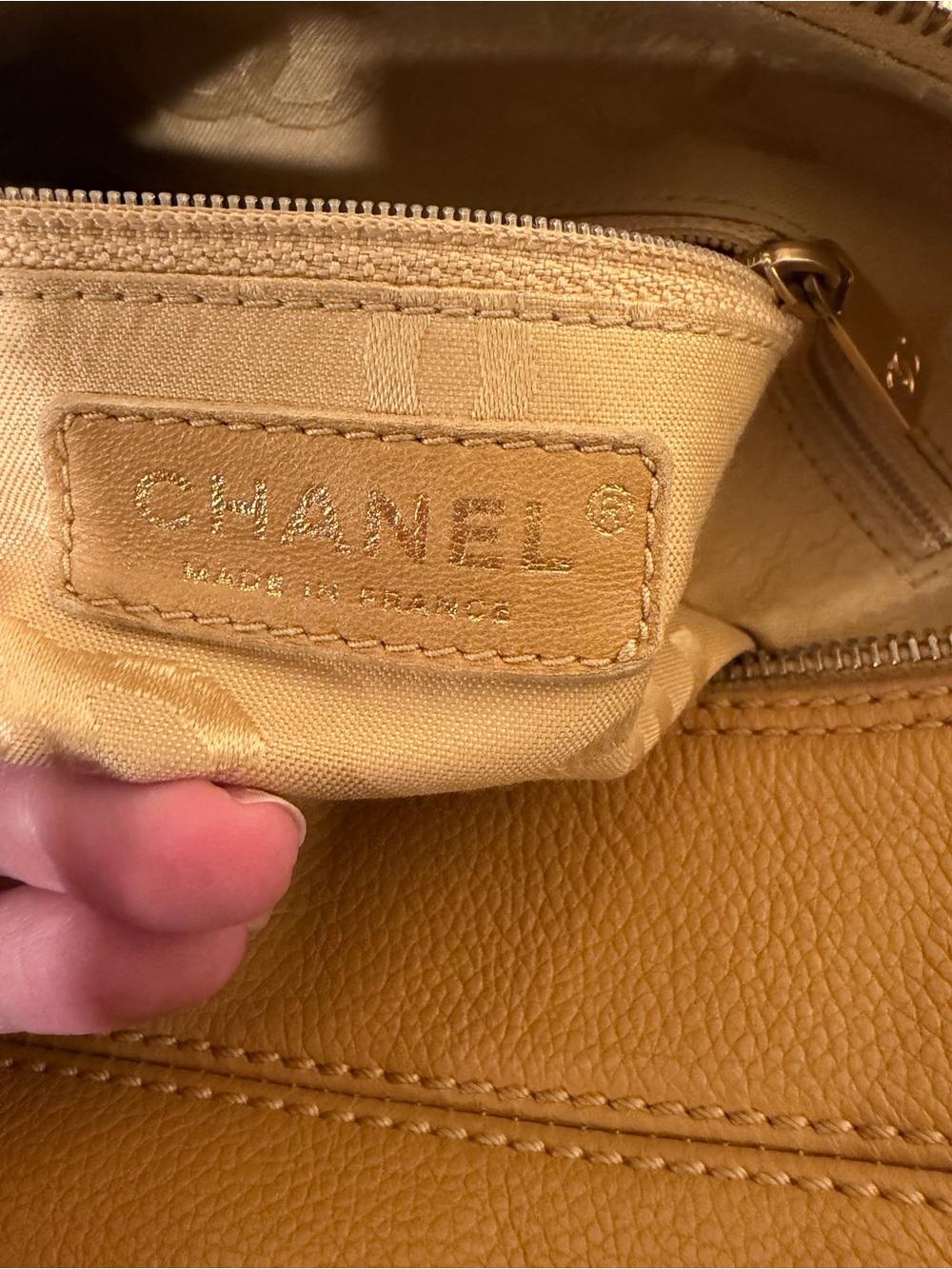 CHANEL Tan Leather Hobo Bag with Gold-Tone Chain - Picture 12 of 16